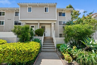 28206 Rey de Copas Ln in Malibu, CA - Foto de edificio - Building Photo