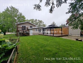 215 Woolwich St S in Breslau, ON - Building Photo - Building Photo