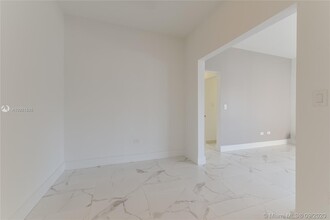 1615 Jefferson Ave-Unit -1600-25 in Miami Beach, FL - Building Photo - Building Photo