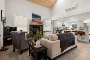 125 Mountain View Dr in Ashford, WA - Building Photo