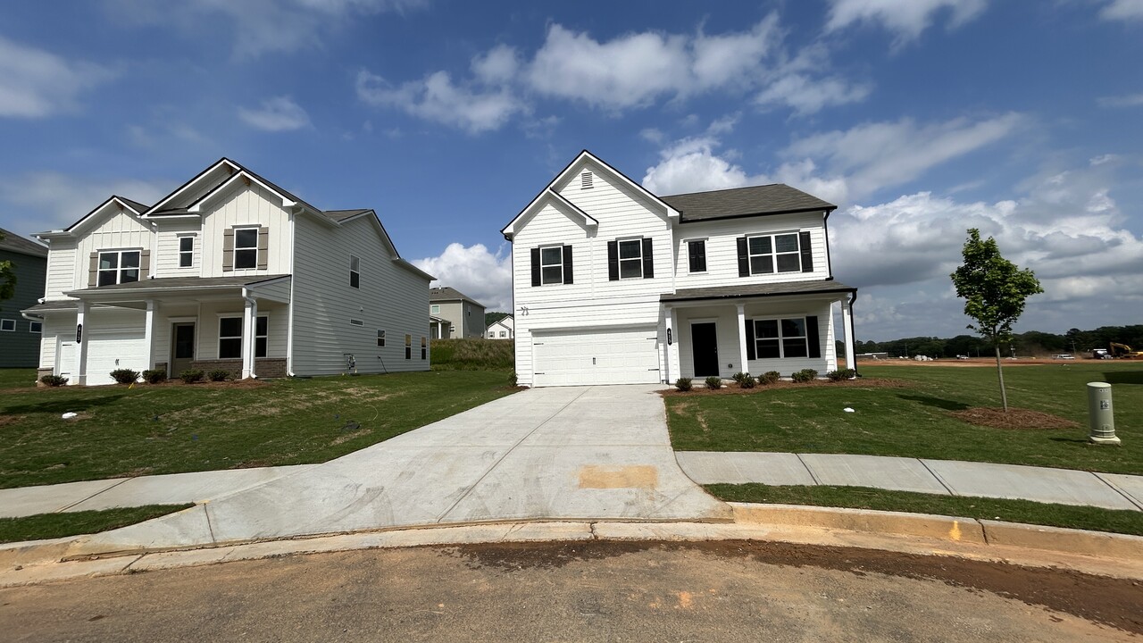 415 Pointe N Dr in Cartersville, GA - Building Photo