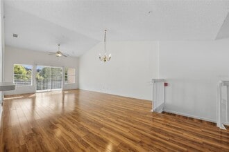 6029 Lake Pointe Dr in Orlando, FL - Building Photo - Building Photo