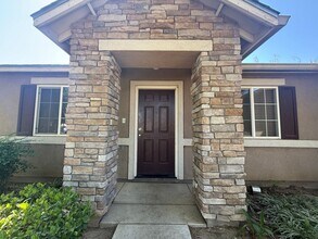 3331 N Linda Vista St in Visalia, CA - Building Photo - Building Photo