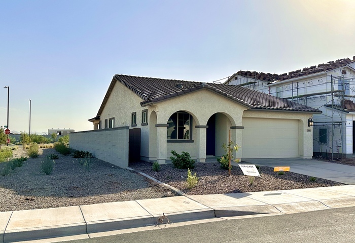 7947 E Queensborough in Mesa, AZ - Building Photo