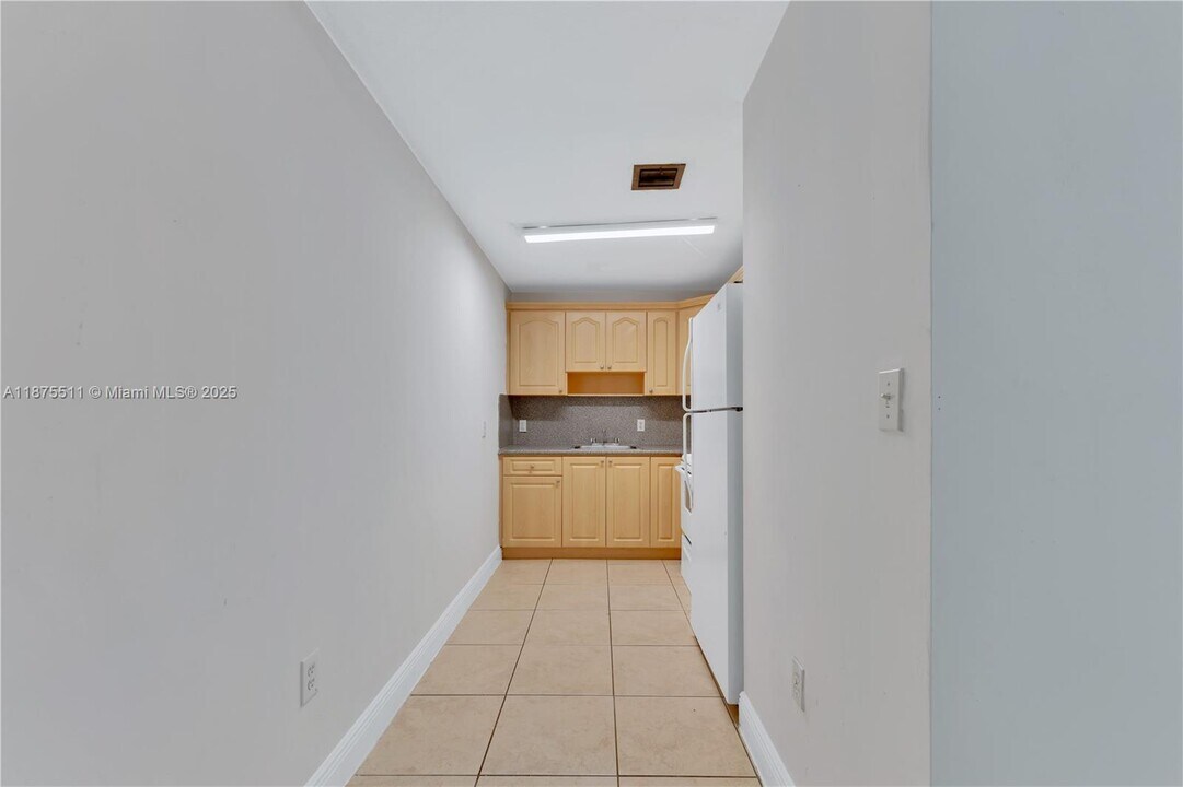 2185 NW 16th Terrace in Miami, FL - Building Photo