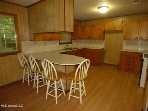 2018 Stewart Ln in Magnolia, MS - Foto de edificio - Building Photo