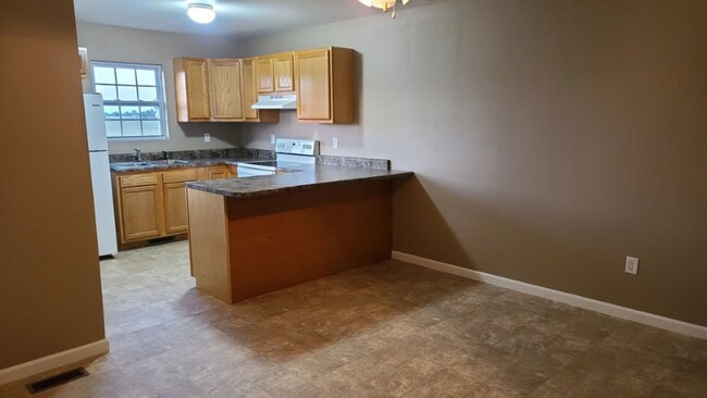 44 County Rd 332 in Charleston, MO - Foto de edificio - Building Photo