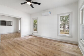 1106 Simmons Ave in Jourdanton, TX - Building Photo - Building Photo