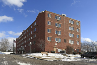 Deaconess-Perry Center in North Royalton, OH - Building Photo - Building Photo