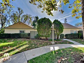 10565 Caminito Flores in San Diego, CA - Building Photo