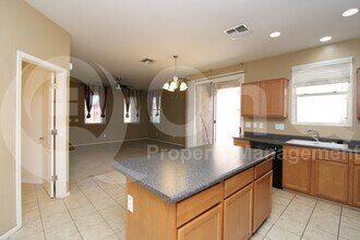 105 N 87th Ave in Tolleson, AZ - Building Photo - Building Photo