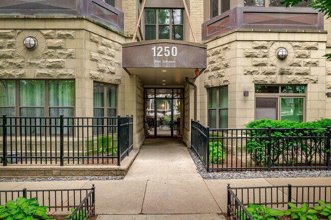 1250 S Indiana Ave in Chicago, IL - Building Photo - Building Photo