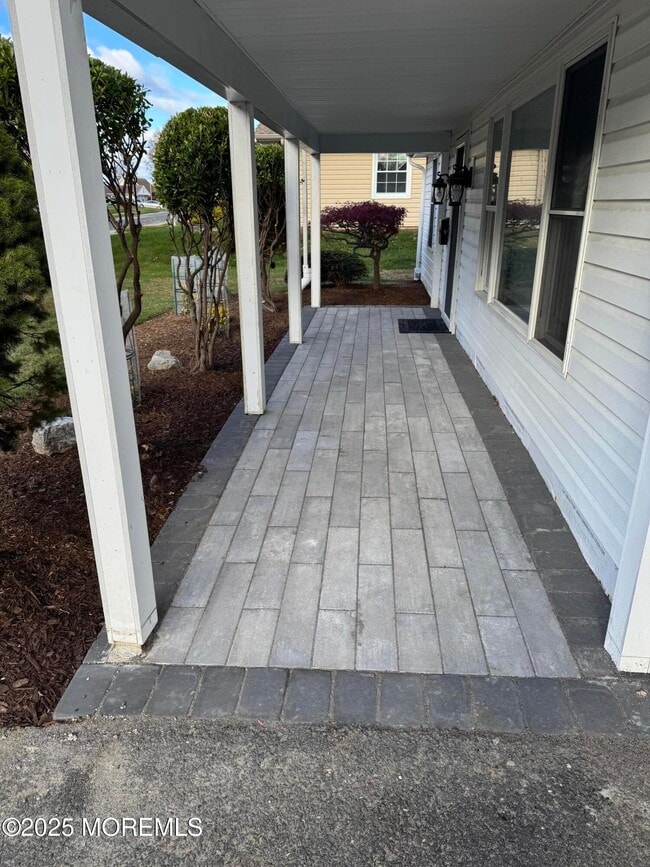 28 Irongate Ln in Matawan, NJ - Building Photo - Building Photo