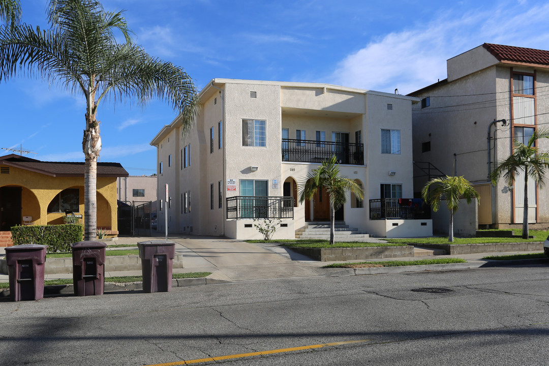 609 E Lomita Ave in Glendale, CA - Building Photo