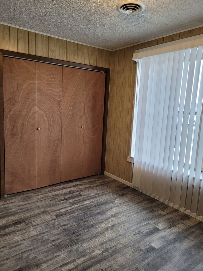 400 E Pike Ave in Columbus, MT - Building Photo - Building Photo