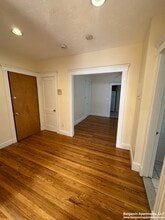239 Kelton St, Unit 3 in Boston, MA - Building Photo - Building Photo