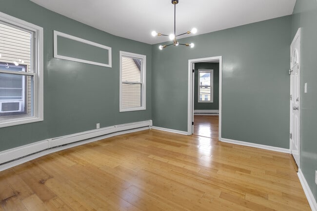 35 Coit St, Unit 2 in Irvington, NJ - Building Photo - Building Photo