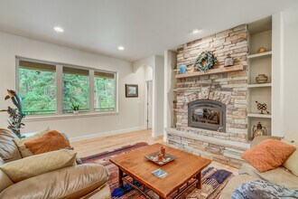 4775 Neeper Valley Rd in Manitou Springs, CO - Building Photo - Building Photo