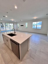 6813 Pointe of Woods Dr in West Palm Beach, FL - Building Photo - Building Photo