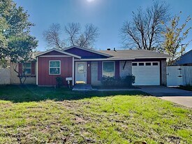 1101 Johns Dr in Euless, TX - Building Photo