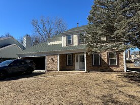 20 S Parliament Way in Mundelein, IL - Building Photo