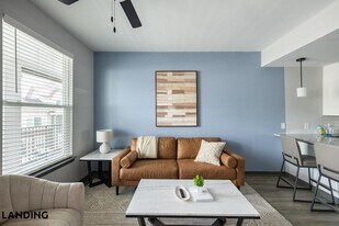 8511 Myslak Wy, Unit 8572C in Pensacola, FL - Building Photo