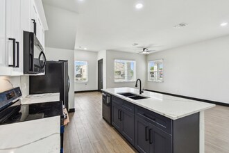 3345 4th Ave S in St. Petersburg, FL - Building Photo - Building Photo