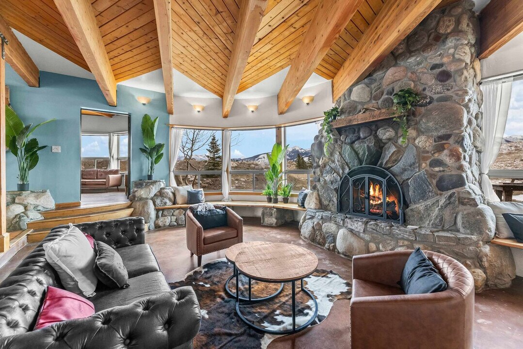 84 Arcturus Dr in Emigrant, MT - Building Photo