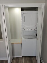 142 Washington St in Saratoga Springs, NY - Foto de edificio - Building Photo