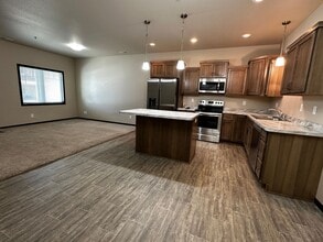 5661 Niagara Drive in Bismarck, ND - Building Photo - Building Photo