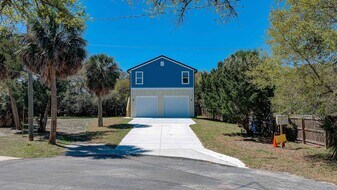253 Desoto Rd in St. Augustine, FL - Building Photo