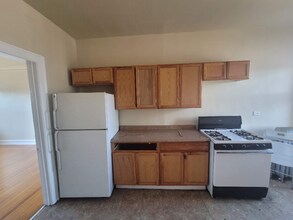 1643 W 80th St in Chicago, IL - Building Photo - Building Photo