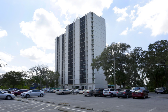 Aqua Apartments in Tampa, FL - Foto de edificio - Primary Photo