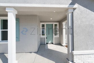 8069 Gwinn Cir in Elk Grove, CA - Building Photo - Building Photo