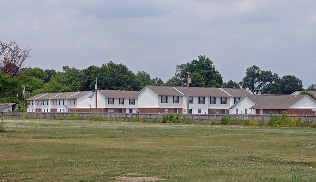 Academy Heights in Tunica, MS - Foto de edificio - Building Photo