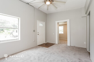 5761 Iris Blvd in Jacksonville, FL - Building Photo - Building Photo