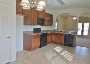 121 Soapstone Dr in Jarrell, TX - Building Photo - Building Photo