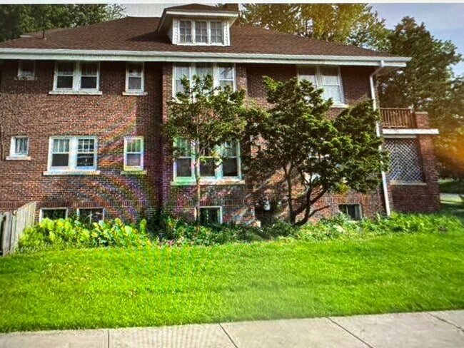 492 Alter Rd in Detroit, MI - Building Photo - Building Photo
