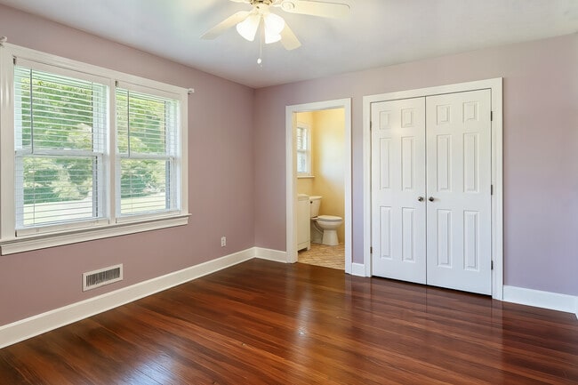 property at 5105 Sweetbriar Cir