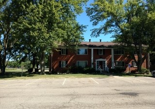 59425 10 Mile Rd in South Lyon, MI - Building Photo