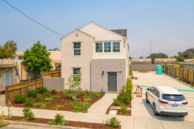 465 E Santa Fe Ave in Pittsburg, CA - Foto de edificio - Building Photo