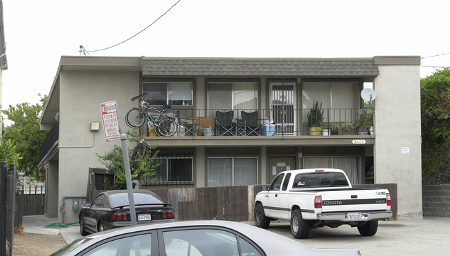 2607 12th Ave in Oakland, CA - Foto de edificio - Building Photo