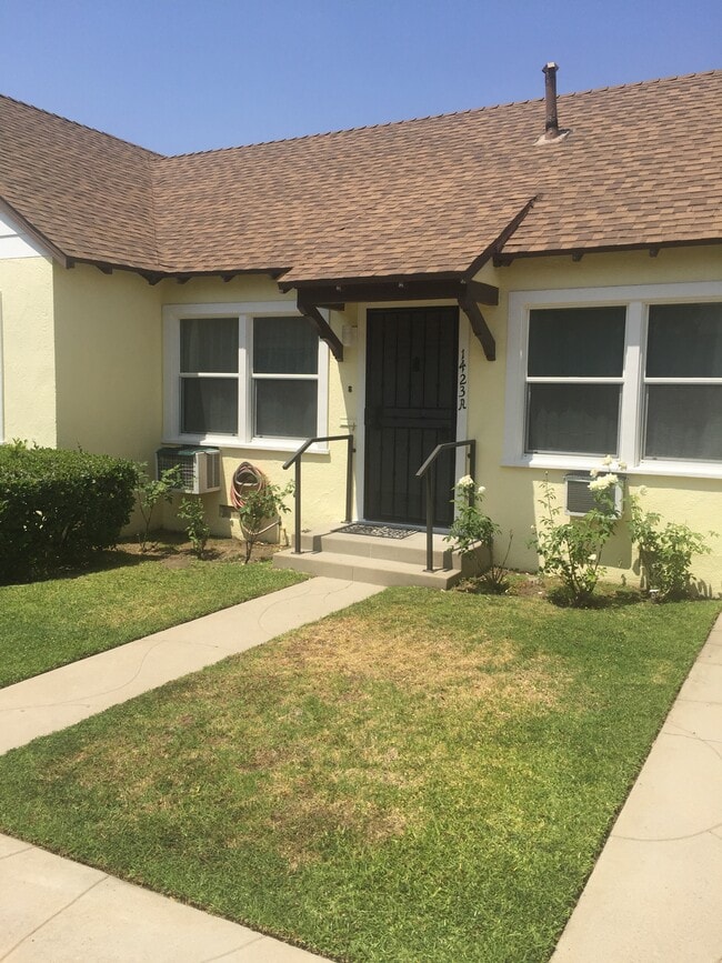 1423 Barrington Way, Unit A in Glendale, CA - Building Photo - Building Photo