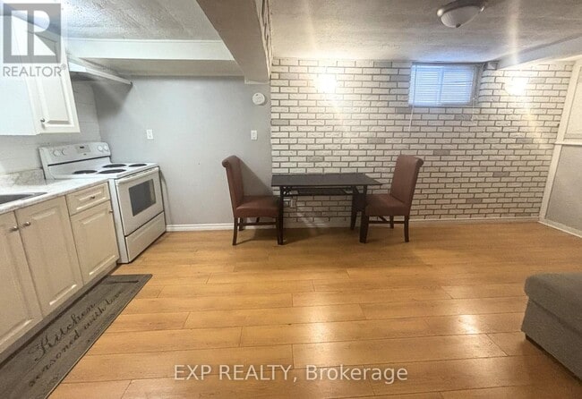 381 Fleet St in Welland, ON - Building Photo - Building Photo