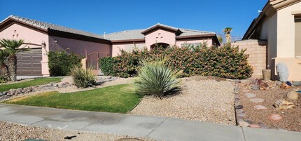 30671 Brighton Way in Cathedral City, CA - Foto de edificio - Building Photo