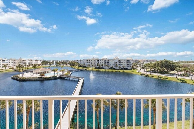 8921 Lake Dr in Cape Canaveral, FL - Building Photo - Building Photo