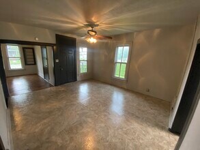 924 N Franklin St in Danville, IL - Building Photo - Building Photo