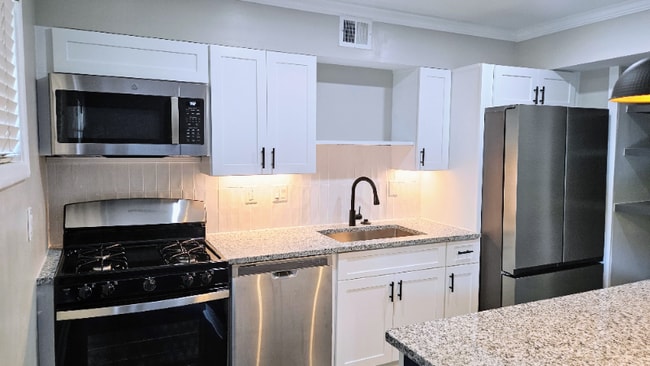 property at 115 Biscayne Dr NW