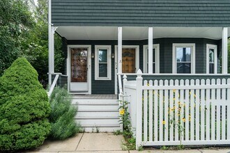 9 Victoria St, Unit 9 in Somerville, MA - Foto de edificio - Building Photo