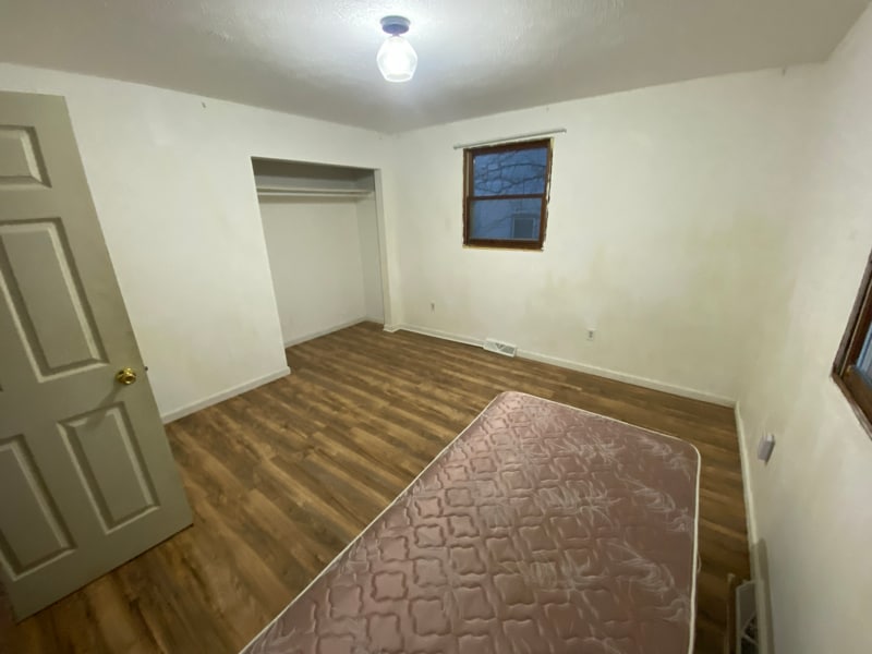 2085 Cedar St in Holt, MI - Building Photo